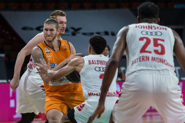 供更多战术 供更多战术