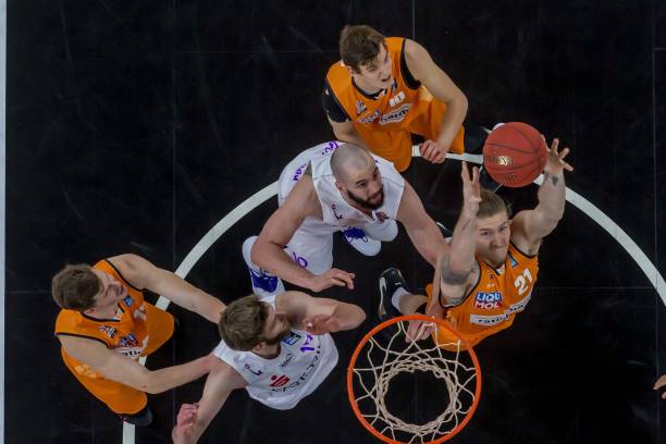 时机并不容 时机并不容